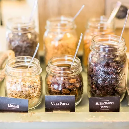 Ibis Barcelona מלון 2*