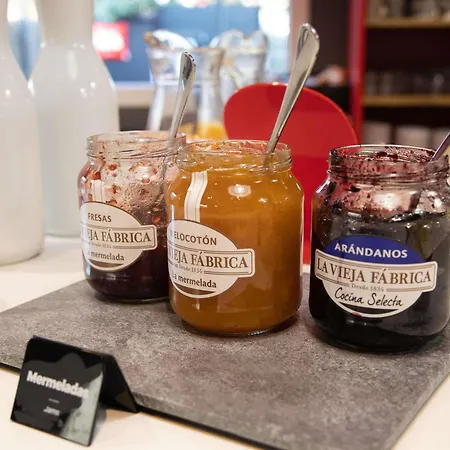 מלון Ibis Barcelona 2*