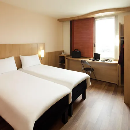 Ibis Barcelona מלון קסטלדפלס