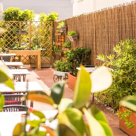 Ibis Barcelona 2*