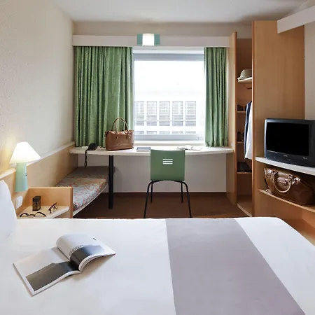 Ibis Barcelona 2*