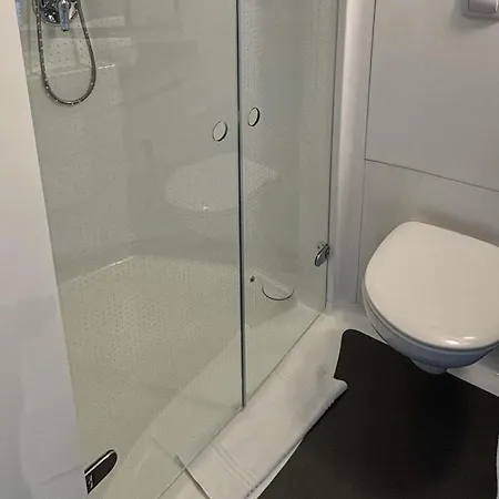 Ibis Barcelona 2*