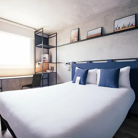 Ibis Barcelona 2*