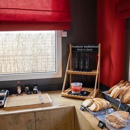 Ibis Barcelona 2*